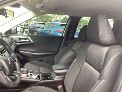 Used 2022 Mitsubishi Outlander ES FWD image 49