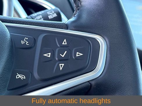 Used 2023 Chevrolet Equinox Premier FWD image 19