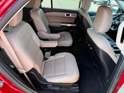 Used 2020 Ford Explorer Limited image 21