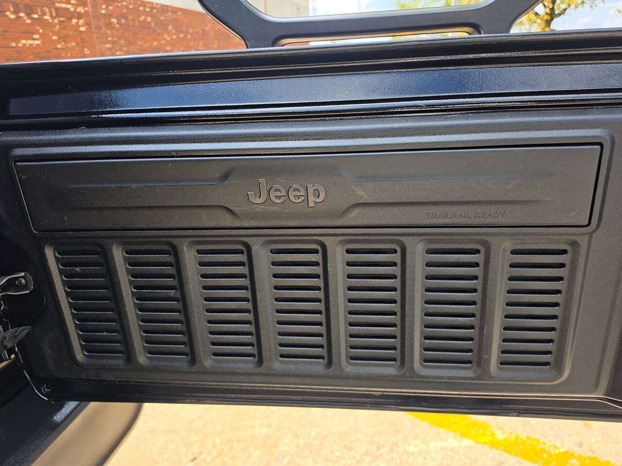 Used 2018 Jeep Wrangler Unlimited Sport AWD/4WD image 37