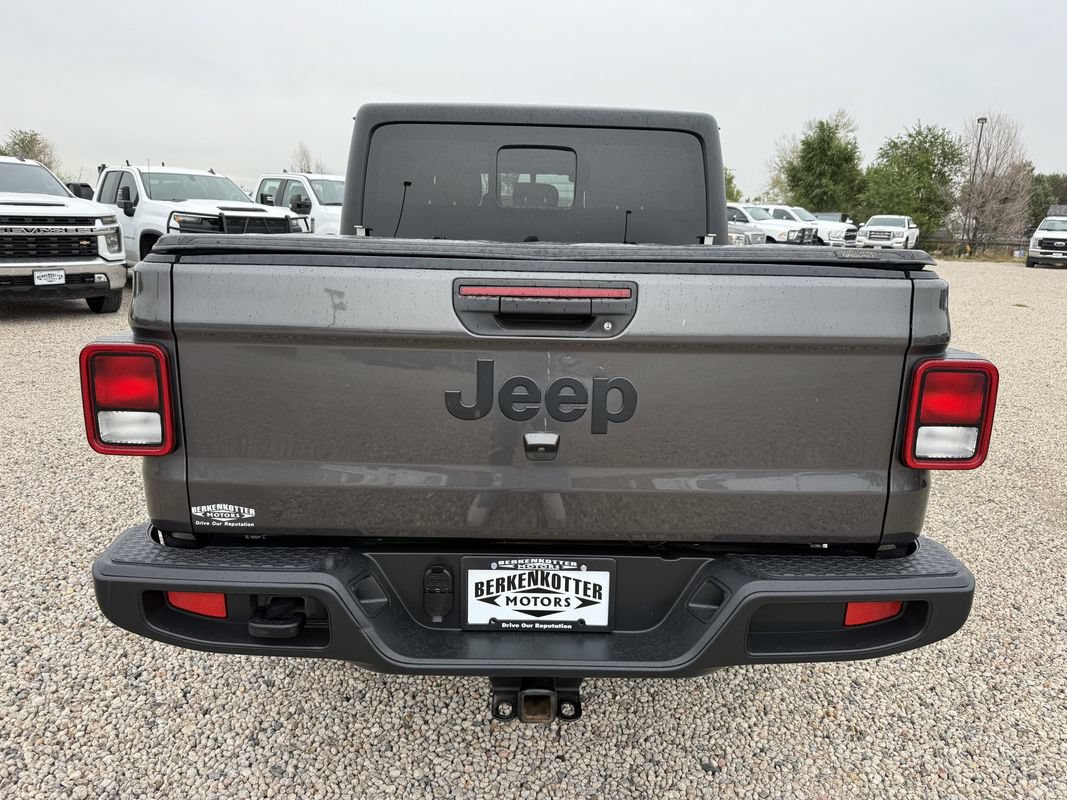 Used 2023 Jeep Gladiator Sport AWD/4WD image 9