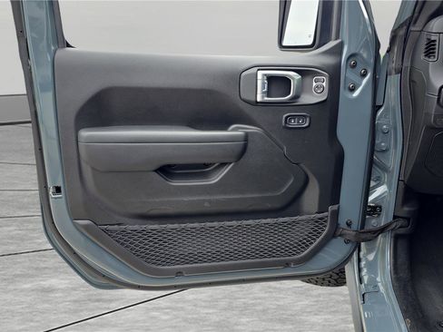 Used 2026 Jeep Wrangler Unlimited Rubicon AWD/4WD image 12