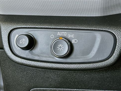 Used 2021 Chevrolet TrailBlazer LS FWD image 17