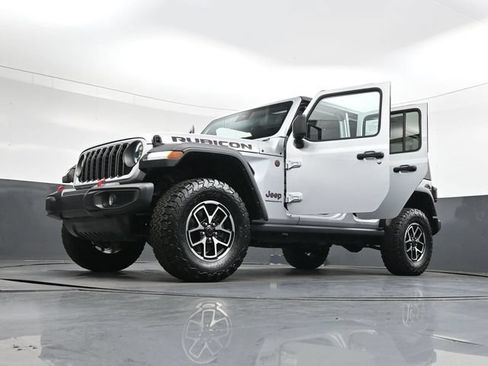 Used 2024 Jeep Wrangler Unlimited Rubicon AWD/4WD image 44