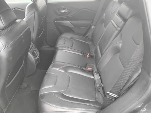 Used 2019 Jeep Cherokee Limited AWD/4WD image 11