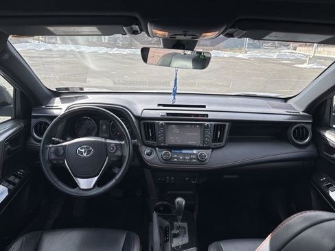 Used 2017 Toyota RAV4 SE image 21