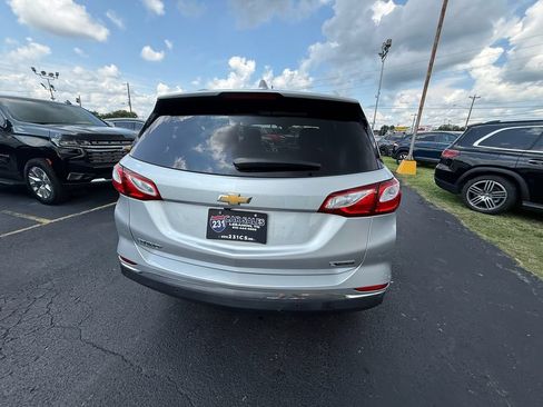 Used 2018 Chevrolet Equinox Premier FWD image 4