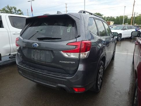 Used 2023 Subaru Forester Premium AWD/4WD image 8