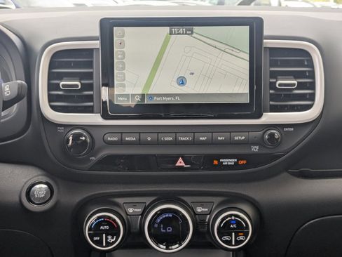 New 2025 Hyundai Venue Limited image 16