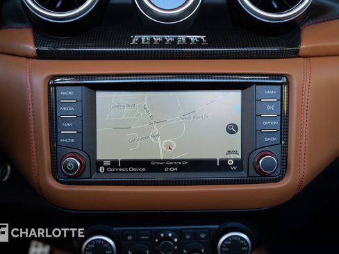 Used 2016 Ferrari California T image 25