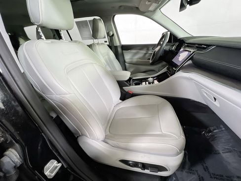 Used 2023 Jeep Grand Cherokee L Overland image 31