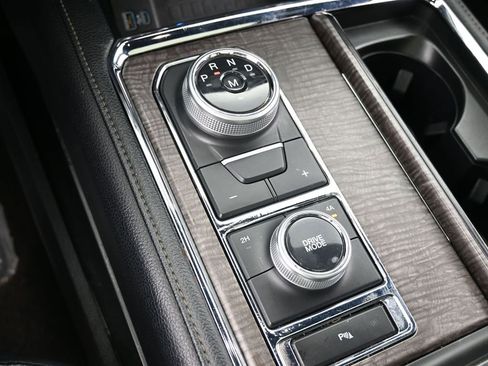 Used 2020 Ford Expedition Limited image 23