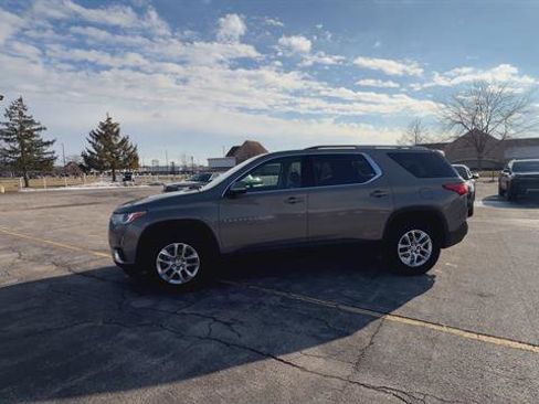 Certified 2018 Chevrolet Traverse LT image 5