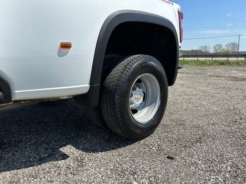 Used 2024 Chevrolet Silverado 3500 W/T AWD/4WD image 11