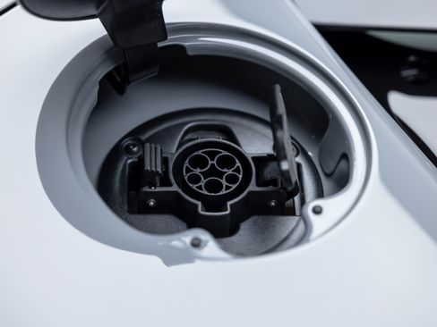 Used 2024 Ferrari SF90 Spider image 52