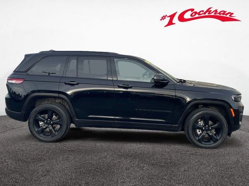 Used 2023 Jeep Grand Cherokee Altitude AWD/4WD image 30