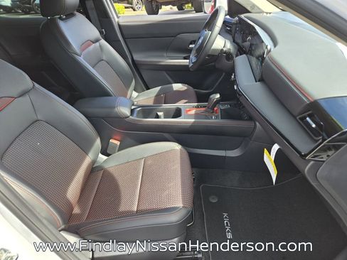 Used 2025 Nissan Kicks SR AWD/4WD image 16