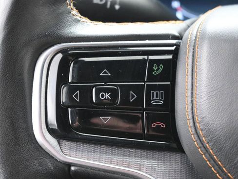 Used 2022 Jeep Grand Wagoneer Series III AWD/4WD image 24