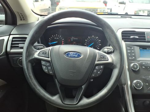 Used 2020 Ford Fusion S FWD image 19
