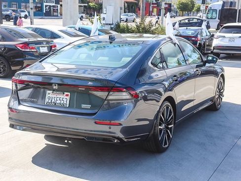 Used 2025 Honda Accord Touring image 5