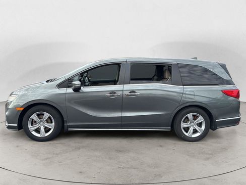 Used 2018 Honda Odyssey Touring image 3