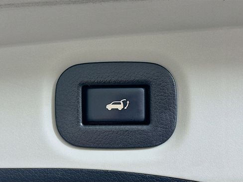 Used 2015 Nissan Rogue SL w/ SL Premium Package image 28