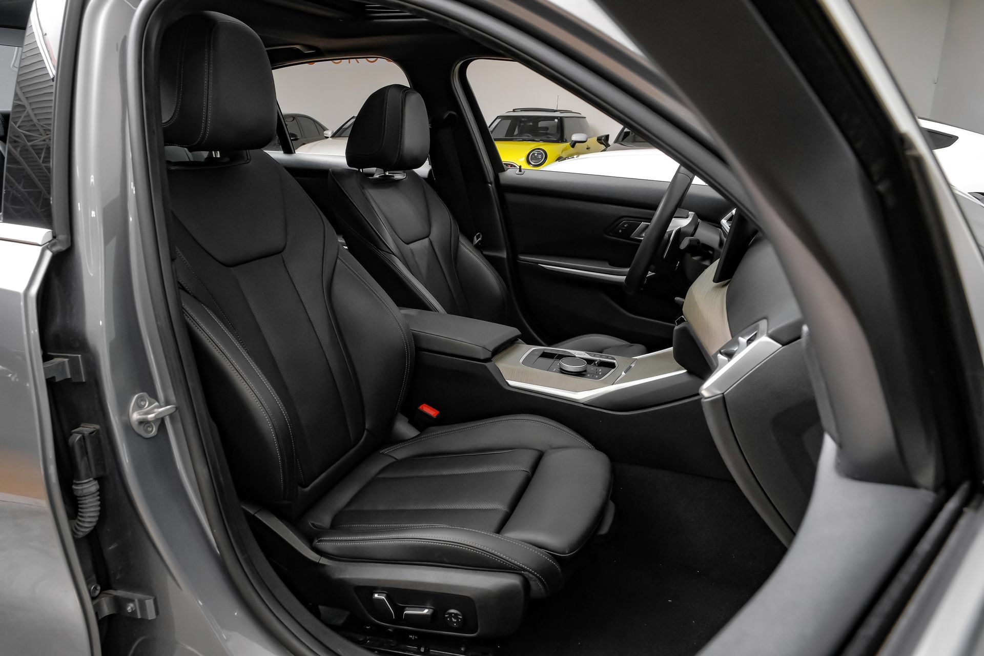 Used 2025 BMW 330i Sedan RWD image 35
