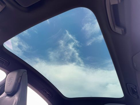 Used 2020 Porsche Taycan 4S w/ Premium Package image 12