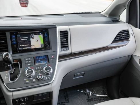 Used 2015 Toyota Sienna XLE w/ XLE Navigation Package FWD image 25