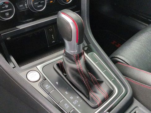 Used 2017 Volkswagen GTI Autobahn FWD image 17
