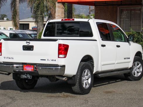 Used 2013 Nissan Titan SV w/ SV Value Truck Pkg image 9