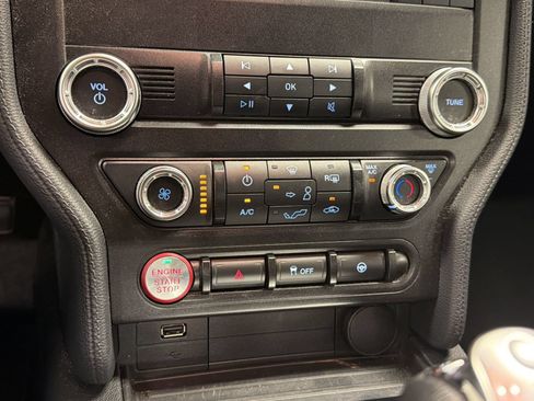 Used 2019 Ford Mustang Coupe RWD image 27