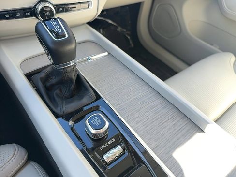 Used 2021 Volvo XC60 T5 Inscription w/ Protection Package Premier image 23