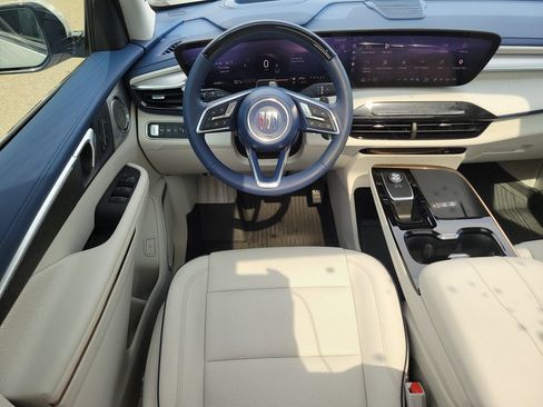 Used 2025 Buick Enclave Avenir w/ Super Cruise Package FWD image 11