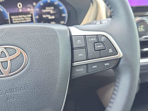 Used 2025 Toyota Grand Highlander AWD Hybrid image 15