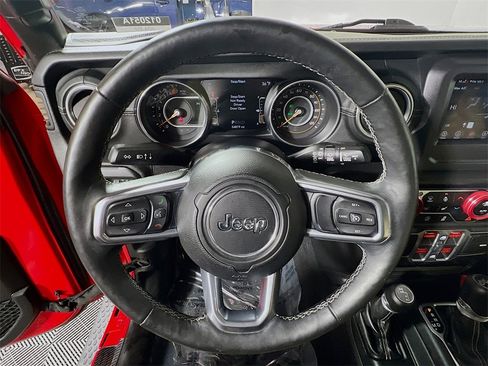 Used 2018 Jeep Wrangler Unlimited Sahara w/ Cold Weather Group image 11