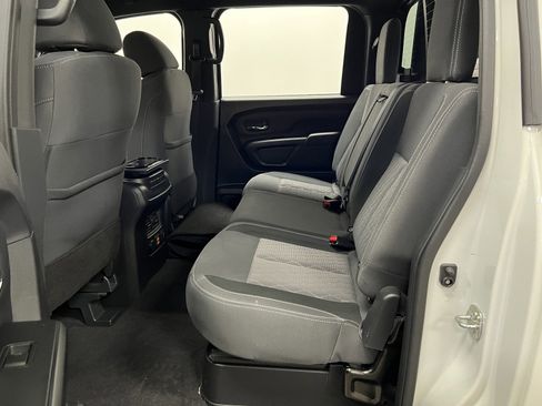 Used 2024 Nissan Titan SV image 12