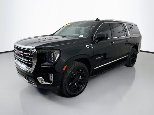 Used 2022 GMC Yukon XL SLT AWD/4WD image 3