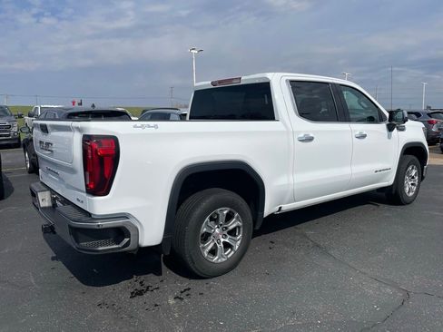 Used 2025 GMC Sierra 1500 SLT image 4