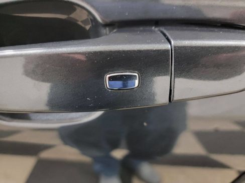 Used 2018 Chevrolet Equinox LS image 21