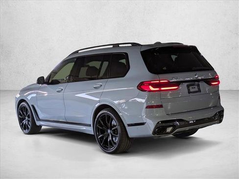 Used 2024 BMW X7 xDrive40i w/ M Sport Package AWD/4WD image 8