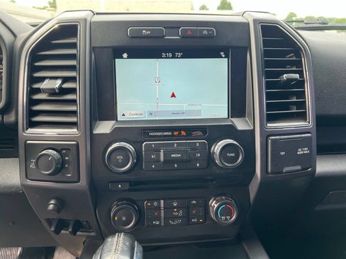 Used 2018 Ford F150 XLT w/ Equipment Group 302A Luxury AWD/4WD image 5