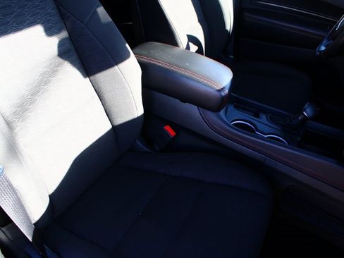 Used 2025 Dodge Durango GT image 7