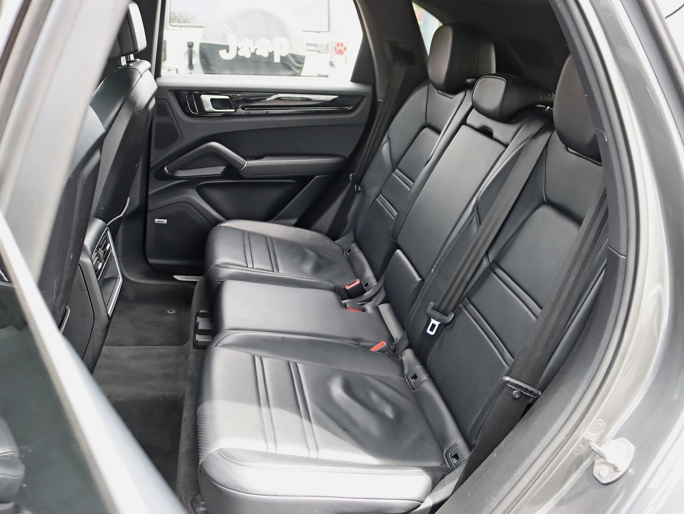 Used 2019 Porsche Cayenne AWD/4WD image 30