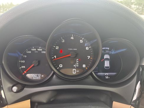 Used 2021 Porsche Macan image 43