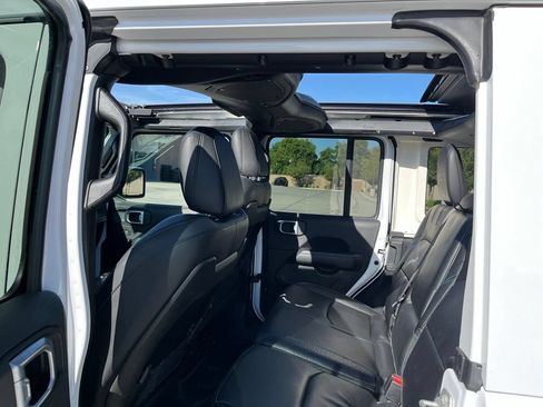 Used 2024 Jeep Wrangler High Altitude AWD/4WD image 16