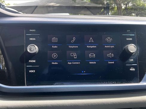Used 2023 Volkswagen Taos SE w/ Panoramic Sunroof Package FWD image 35