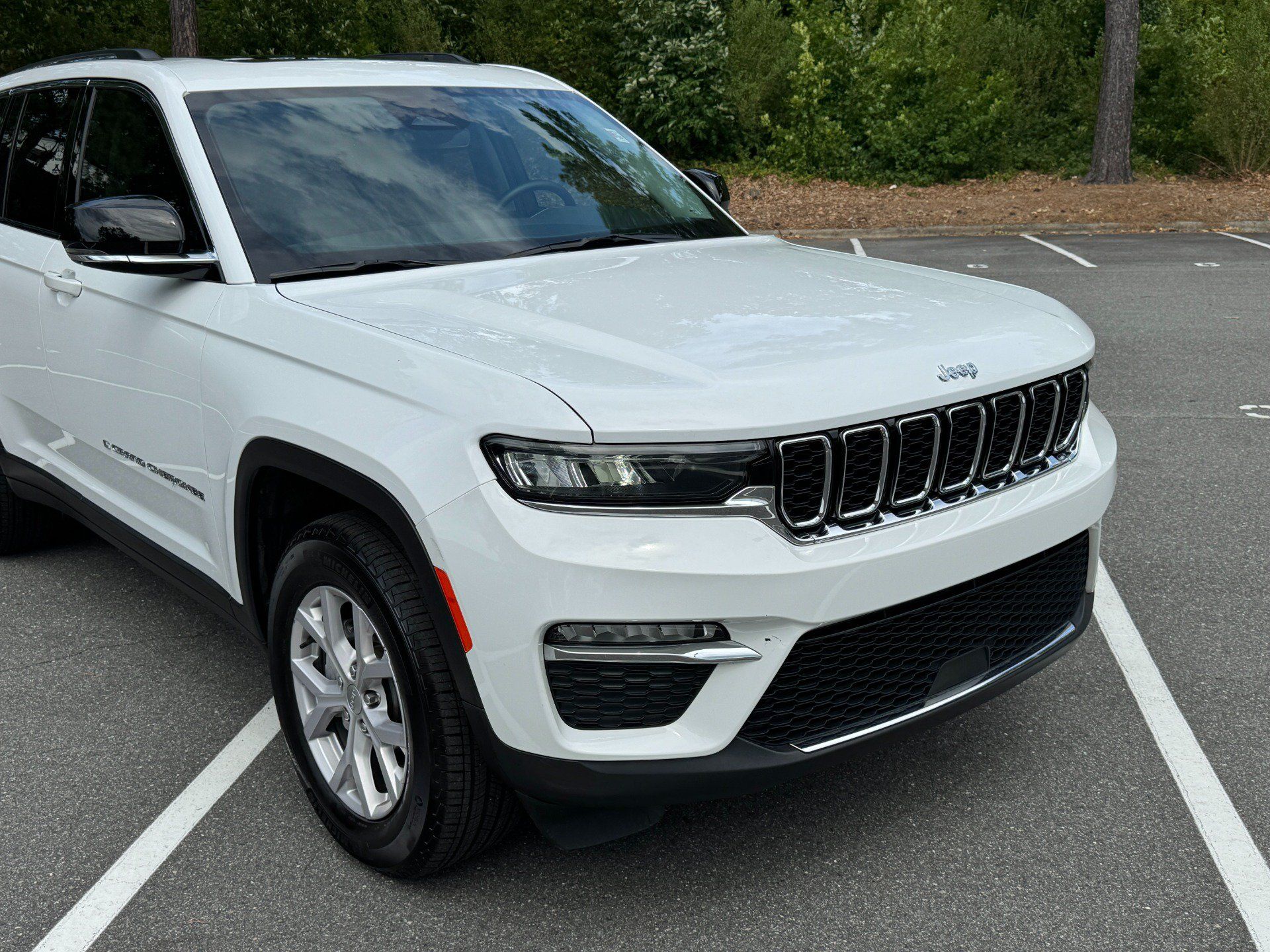 Used 2022 Jeep Grand Cherokee Limited AWD/4WD image 17