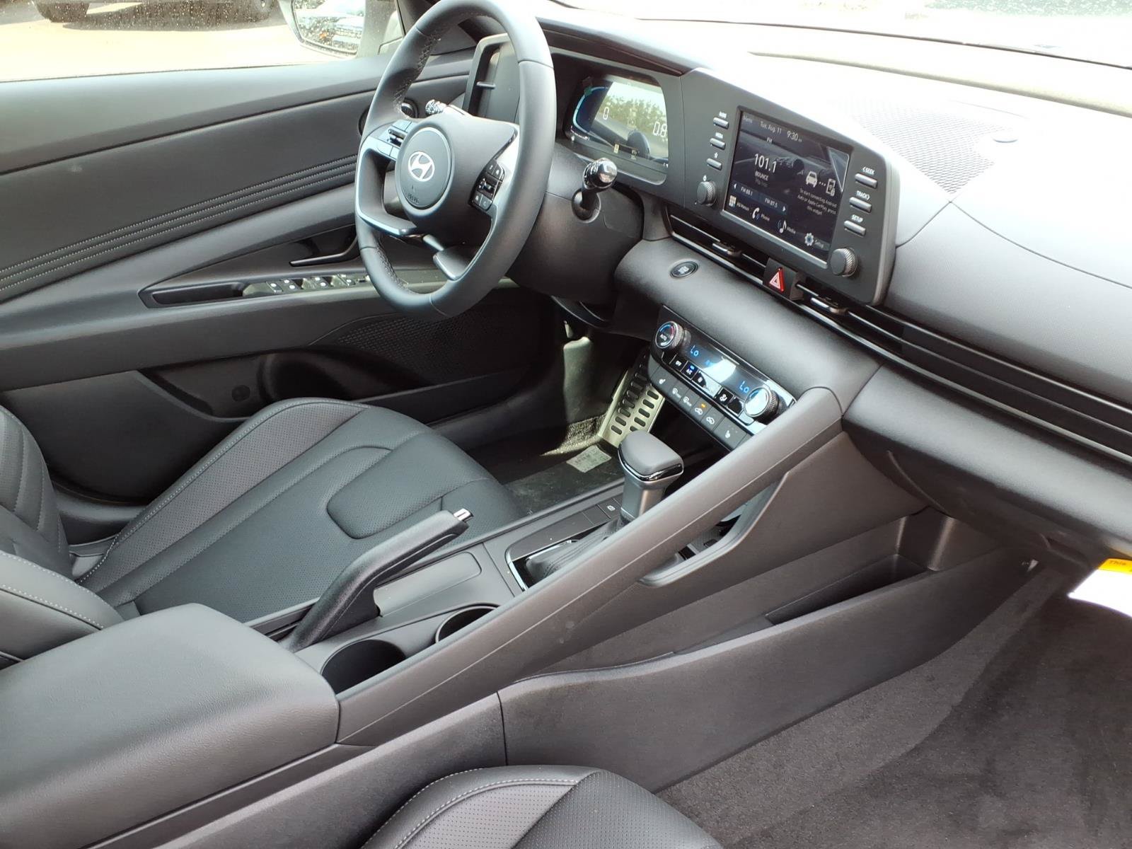 New 2026 Hyundai Elantra SEL Sport FWD image 6