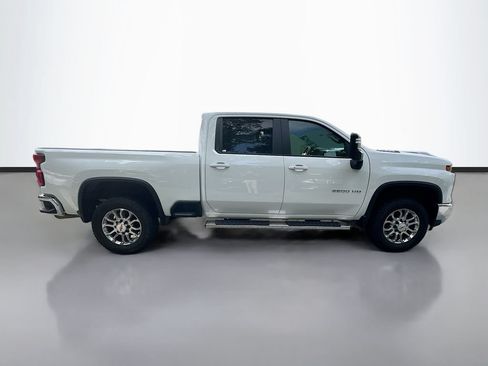Used 2025 Chevrolet Silverado 2500 LT w/ Convenience Package AWD/4WD image 4